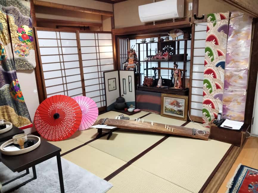 Hiroshima: Kimono, Koto, and Simple Tea Ceremony Experience - A first lesson on the koto