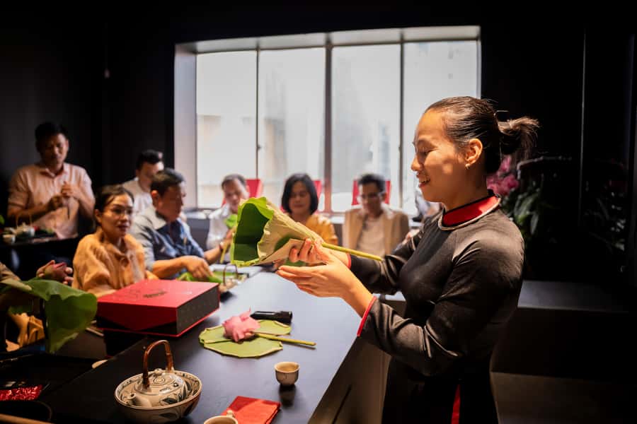 Ho Chi Minh City: Vietnamese Lotus Tea Culture Experience - Small details that improve the visit