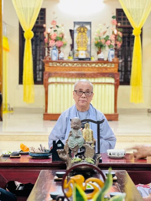 Hue Retreat: Tea and Meditation with Vegetarian Meal - Tea, incense, and the breathing session