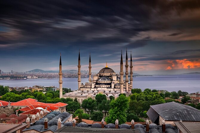 Istanbul Highlights: Guided Tour with Turkish Tea or Coffee - Why this four-hour route works for a first visit