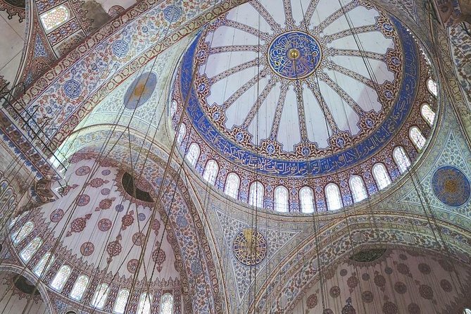 Istanbul Highlights: Guided Tour with Turkish Tea or Coffee - Grand Bazaar: finish with shopping and street sense