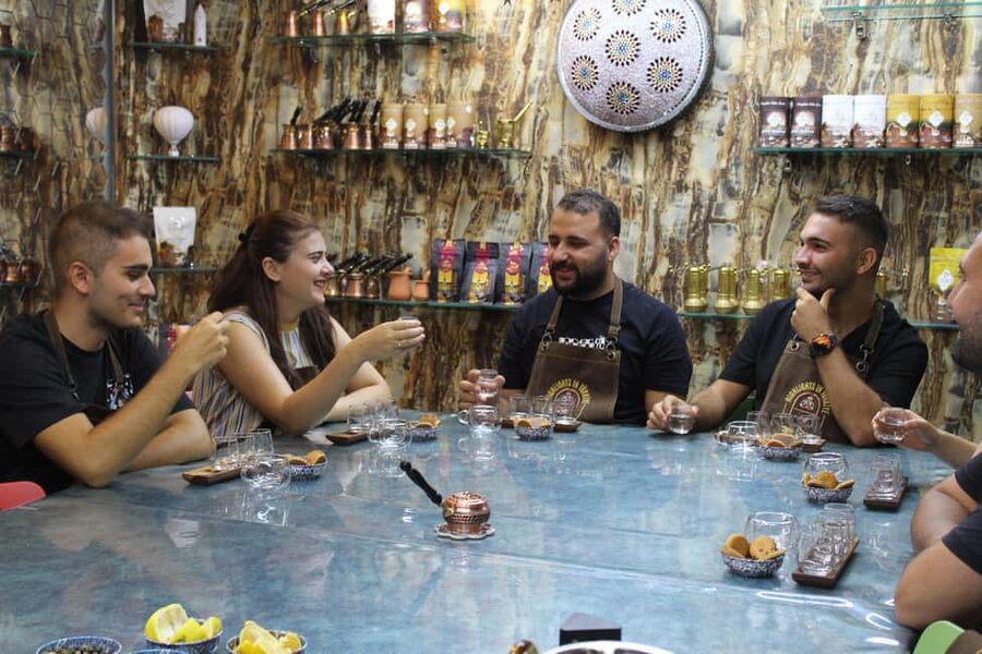 Istanbul: World Teas & Turkish Tea Brewing, Tasting Workshop - Turkish double teapot and the thin-waisted glass