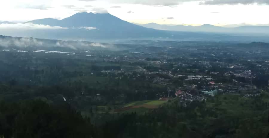 Jakarta: Paragliding on Top Mountain & Tea Plantation - The courage needed at takeoff