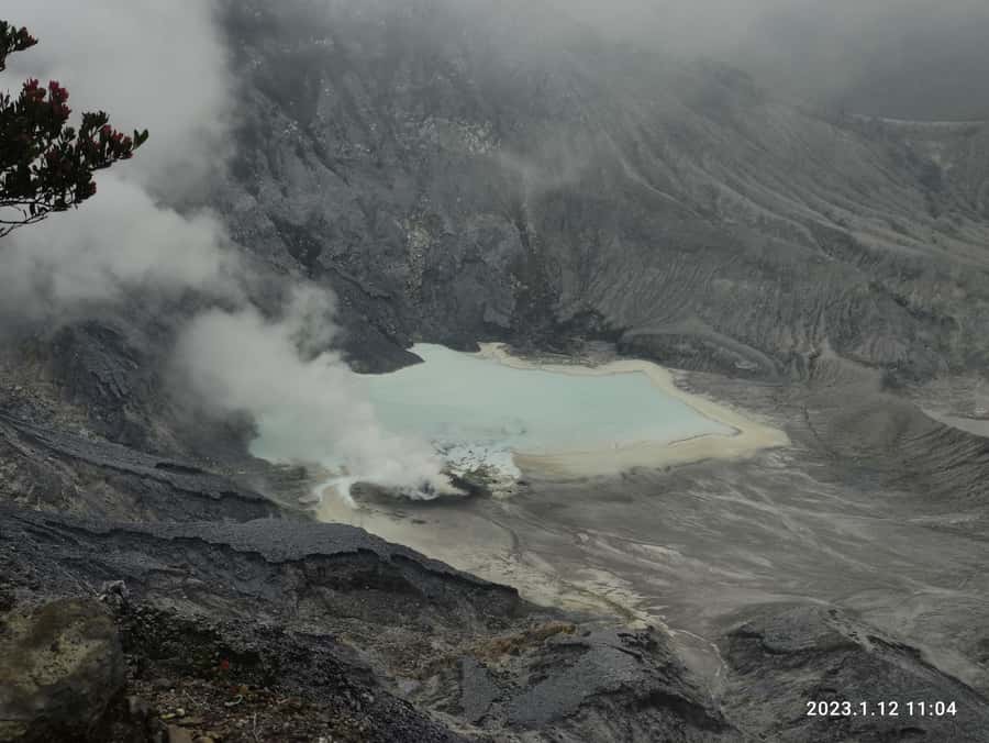 Jakarta :Volcano, HotSpring, Tea Factory, RiceField, &Coffee - Finishing at Sari Ater Hot Spring