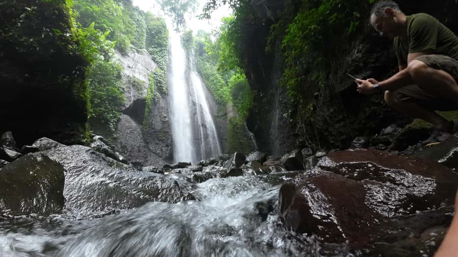 Jakarta: Waterfalls, Volcano, White Crater, Tea, Hot Spring - Key things to know before booking