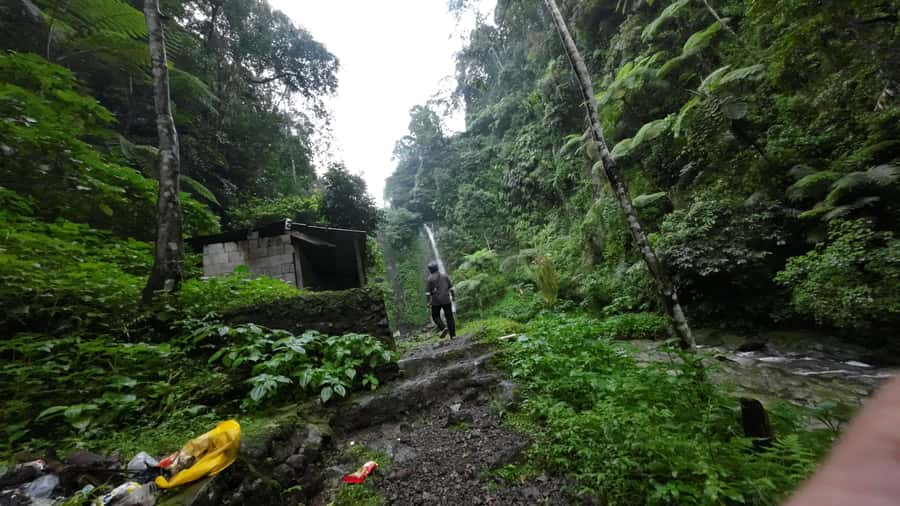 Jakarta: Waterfalls, Volcano, White Crater, Tea, Hot Spring - Lunch needs a little planning
