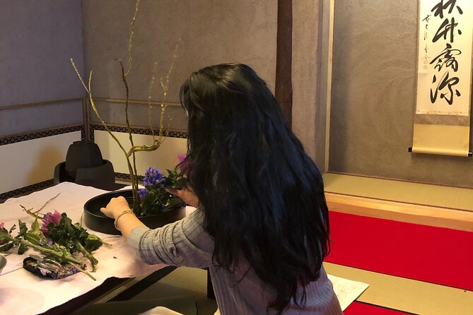 Japan's Customs of Ikebana Art, Tea Ceremony & Kimono Welcome - Tatami, chairs, and comfort
