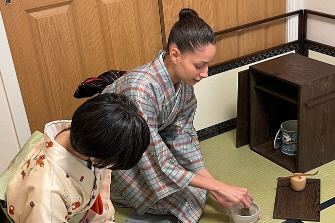 Japanese Tea Ceremony at Private Home in Yokohama, suburban Tokyo - The charcoal procedure is the rare highlight