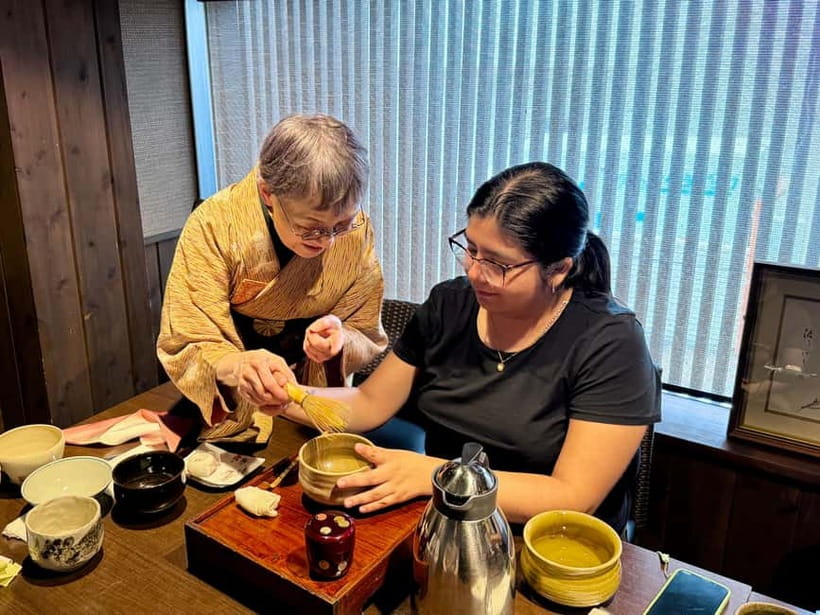 Kagoshima: Matcha Making Experience - English and German assistance can make the lesson easier