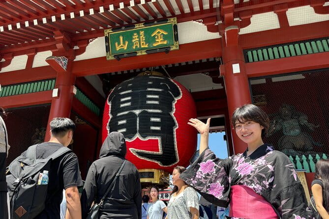 Kamkura: Private Zazen, Matcha at Bamboo Temple & Mindful Cuisine - Walking through Kamakura beyond the famous sights