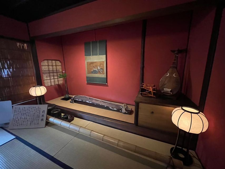 Kanazawa: Samurai, Matcha, Gardens and Geisha Full-Day Tour - Higashi-chaya and the world of tea houses