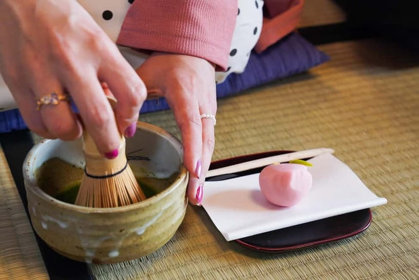 Kanazawa: Tea Ceremony Experience at Kenrokuen - Should you book the Kenrokuen matcha experience?