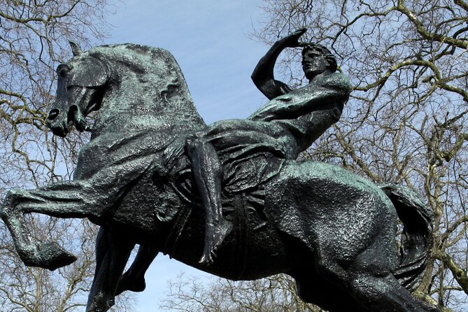 Kensington Palace Special Exhibition, Guided Walk & High Tea - How the timing affects your day