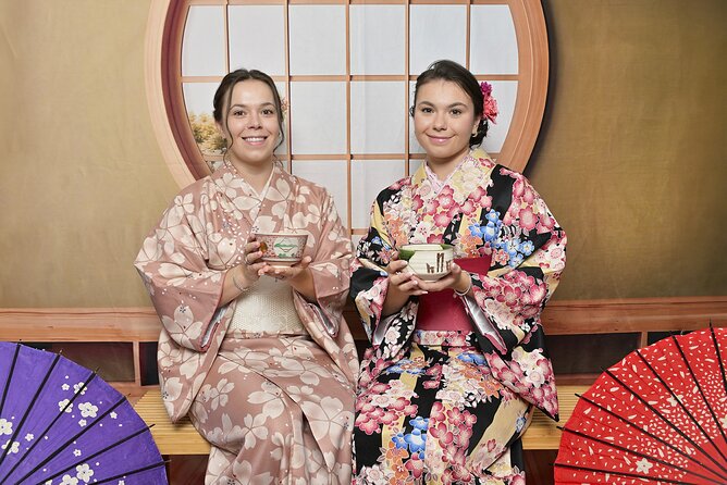 Kimono rental in Asakusa Tokyo - Choosing between a kimono and a summer yukata