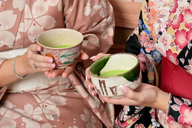 Kimono rental in Asakusa Tokyo - Walking around Sensoji in traditional clothing