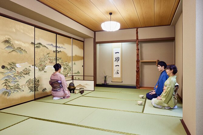 Kimono Tea Ceremony at Tokyo, Asakusa Maikoya - The tea lesson is more than a photo opportunity