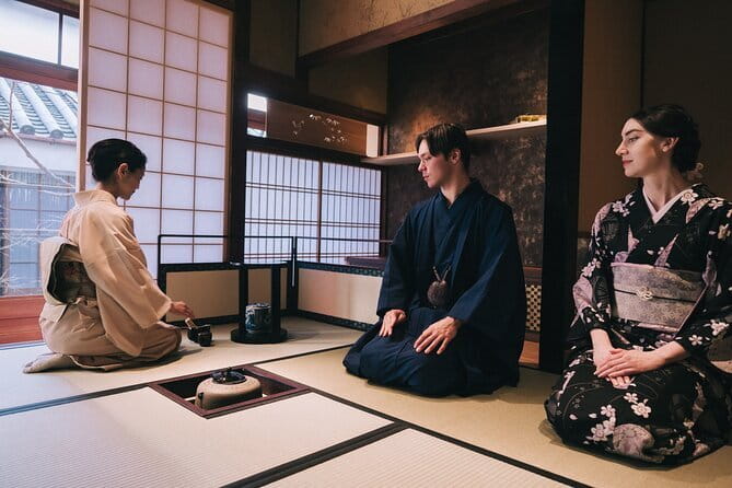 Kimono Tea Ceremony Experience at Kyoto Oritzuruya, Nishiki - Entering the Tea Room and Learning the Rituals