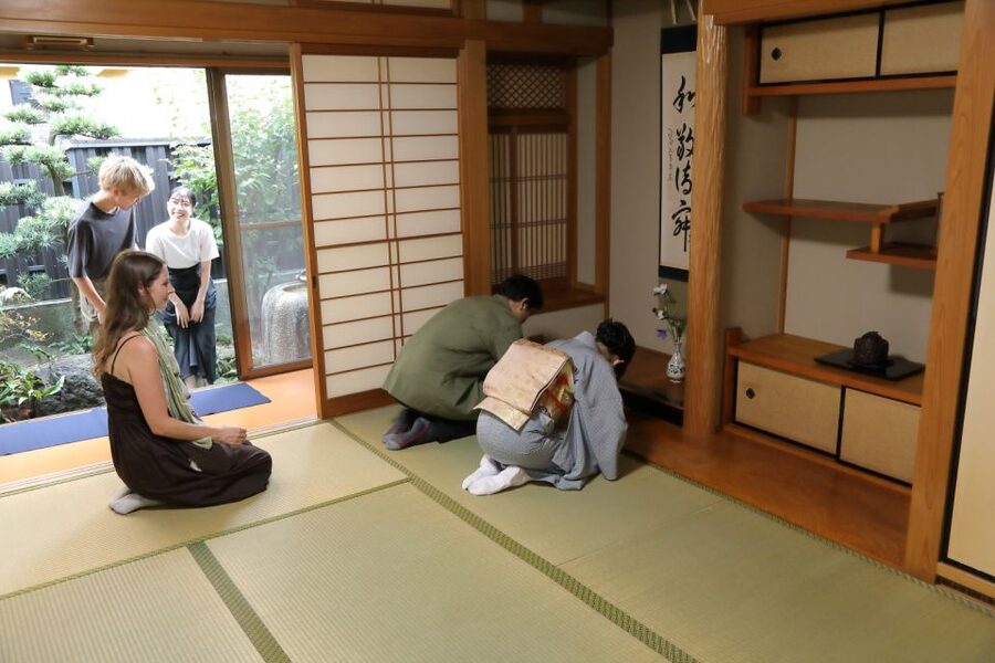 Kyoto Fushimiinari:Wagashi Making & Small Group Tea Ceremony - What the Six-Person Limit Adds