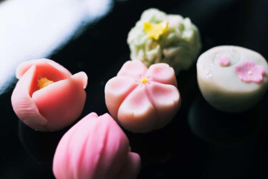 Kyoto: Kimono Tea Ceremony at Orizuruya Gion - Taking the kimono into Gion
