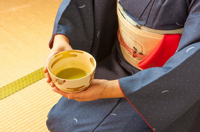 Kyoto Kiyomizu Tea Ceremony with Scenic Garden Views - Making your own matcha