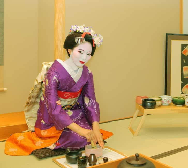 Kyoto: Maiko, Samurai, or Kimono Rental and Tea Ceremony - Family planning for four people