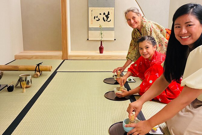 Kyoto: Newly Opened Tea Ceremony - Sanjo Chasuian - Making your own matcha