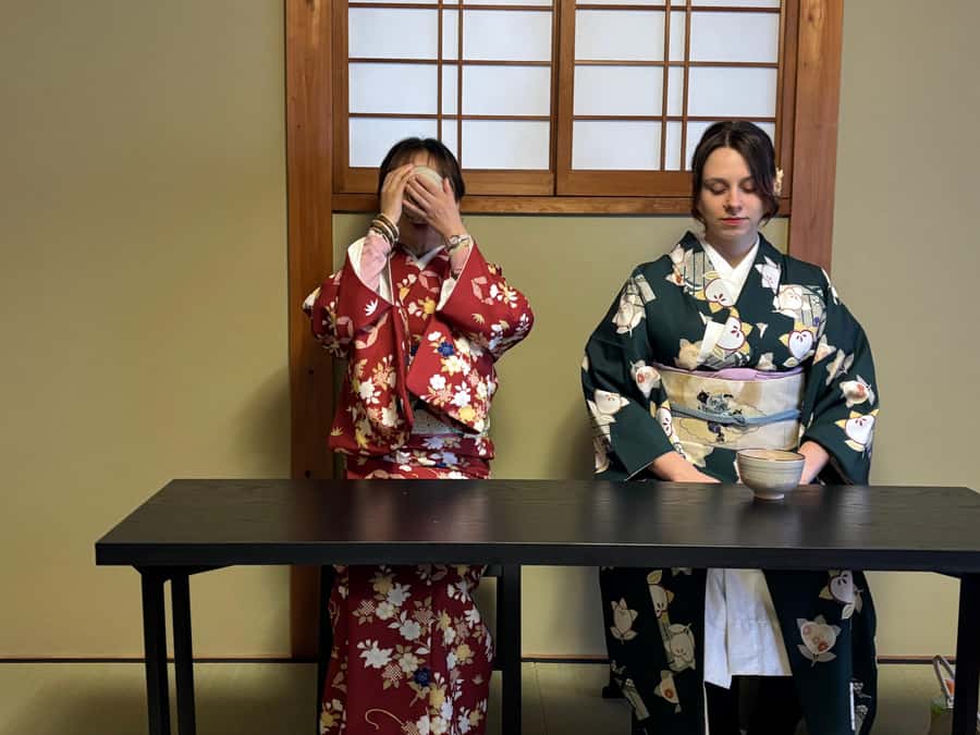 Kyoto Ninenzaka: Tea Ceremony in Old Townhouse with Chairs - A quiet introduction to Kyoto tea culture