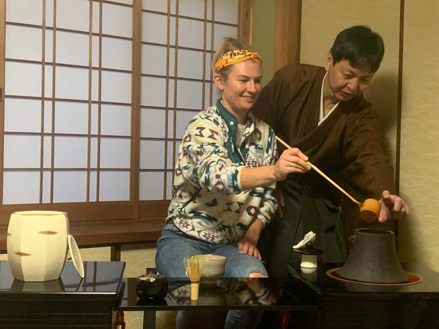 Kyoto Ninenzaka: Tea Ceremony in Old Townhouse with Chairs - Should you book the Kyoto Ninenzaka tea ceremony?