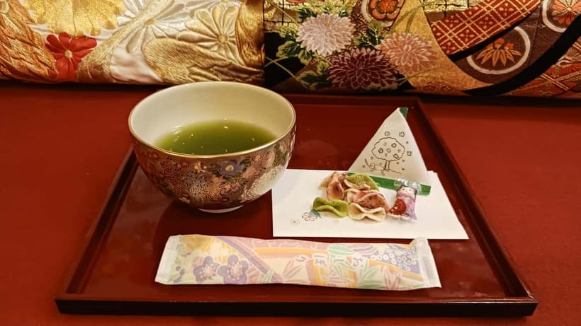 Kyoto: Nishiki Market Tea Ceremony with Koto Performance - The first koto performance sets the mood