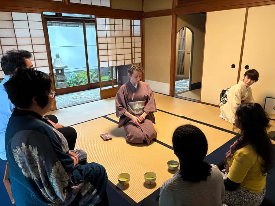 Kyoto: Tea Ceremony, in traditional Japan house (ENG/ES/NLD) - Why six people is the right group size
