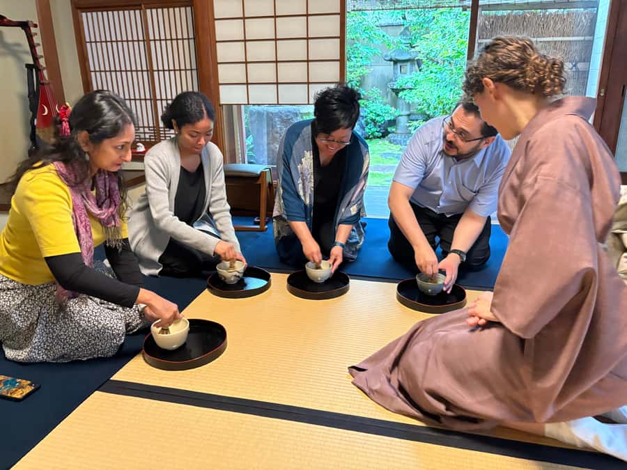 Kyoto: Tea Ceremony, in traditional Japan house (ENG/ES/NLD) - Sitting on the floor and other practical points