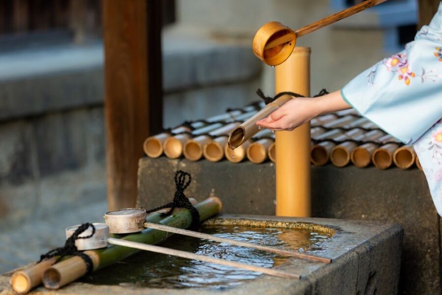 Kyoto: Tea Ceremony Ju-An at Jotokuji Temple - The temple welcome and purification ritual