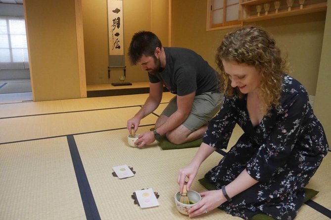 Kyoto Tea Ceremony & Kiyomizu-dera Temple Walking Tour - Starting at Yasaka Shrine and entering old Kyoto