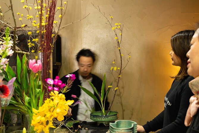 Kyoto Tea ceremony with Japanese Flower Arrangement Ikebana - A Flower Shop in Northern Kyoto