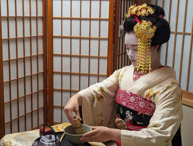Kyoto: Tea Ceremony with Maiko - What happens during the 45 minutes