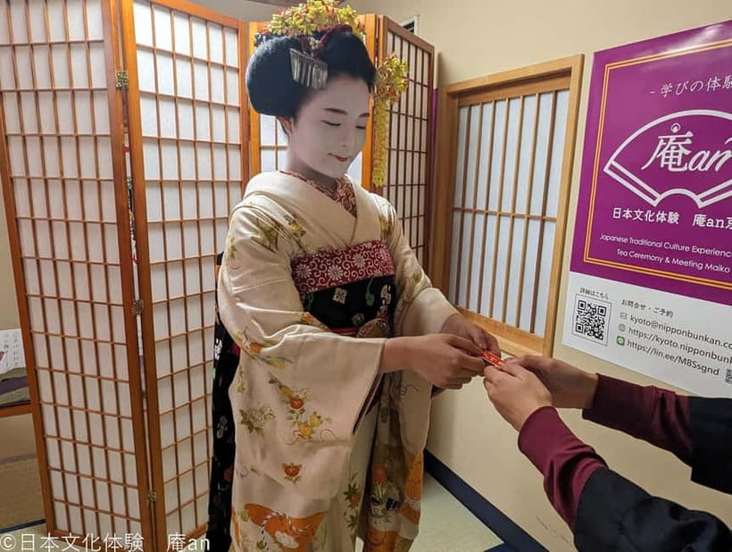 Kyoto: Tea Ceremony with Maiko - Finding the room near Gojo Station