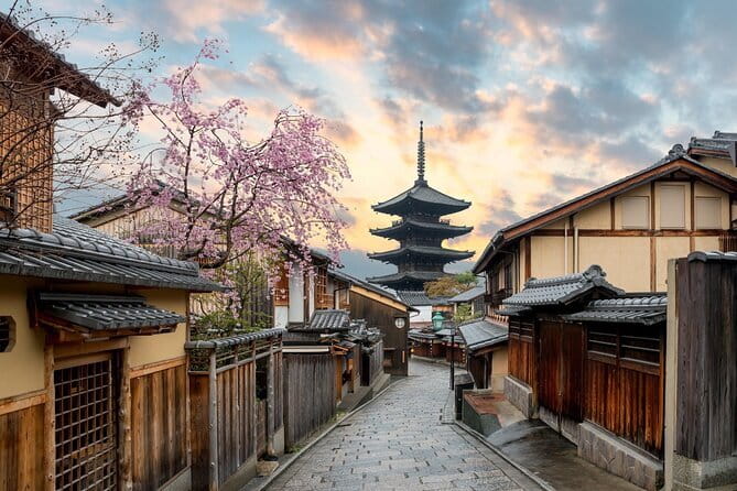 Kyoto Walking Tour with Kimono Rental Lunch and Tea Ceremony - A one-hour matcha ceremony with wagashi