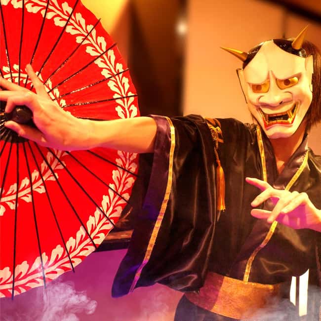 Kyoto: Wazuma Magic Show & Tea Ceremony - Thirty minutes of close-up Wazuma magic