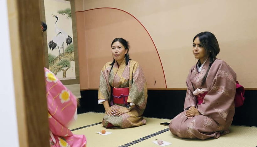 Learn Zen in a class of making Matcha tea near Osaka Castle - Learning the rules of tea ceremony