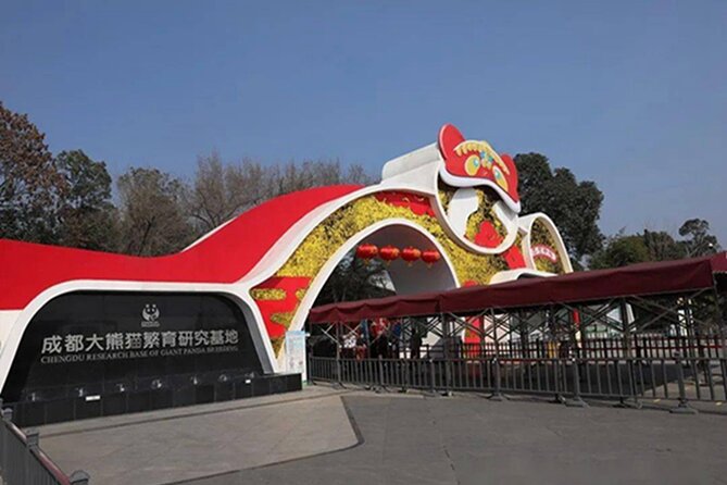 Leshan Buddha + Panda Base or Old Tea House Private Day Tour - The two-hour road to Leshan