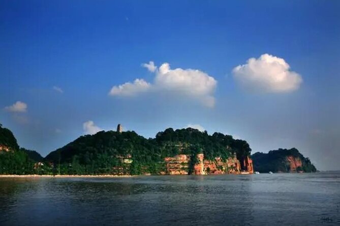 Leshan Buddha + Panda Base or Old Tea House Private Day Tour - Walking to the statue, or doing both