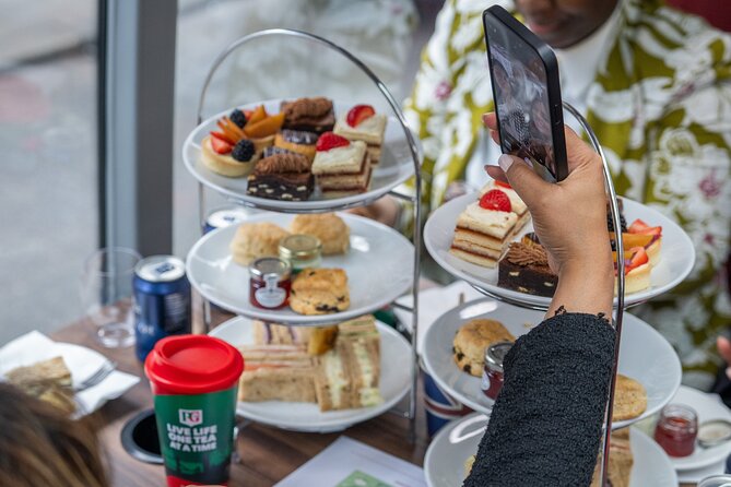 London: Afternoon Tea Bus Tour with Prosecco & London Eye Option - Why traffic and seat choice matter