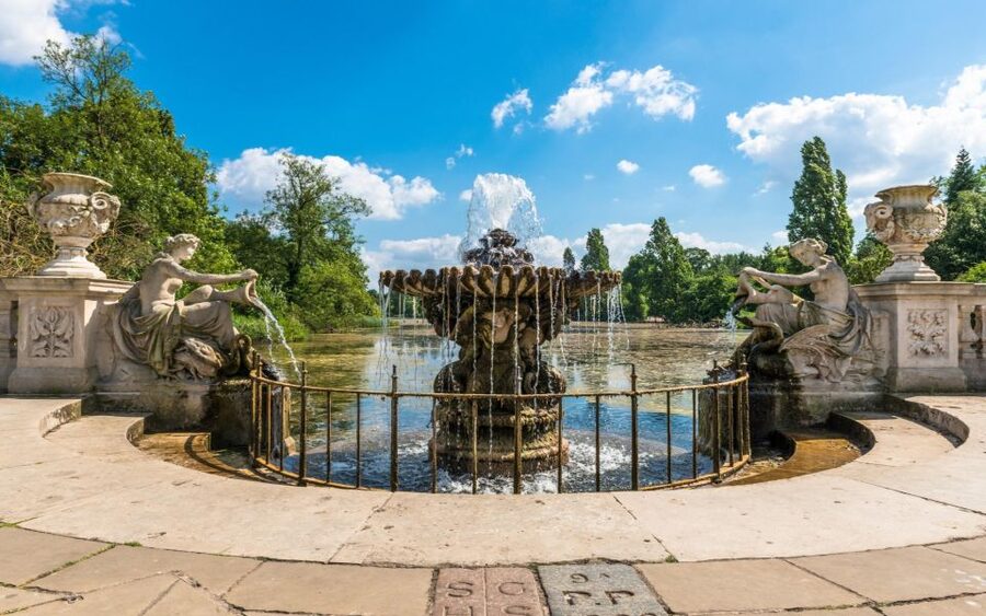 London Afternoon Tea, Fast-Track Kensington Palace Tickets - Walking through Kensington Palace Gardens