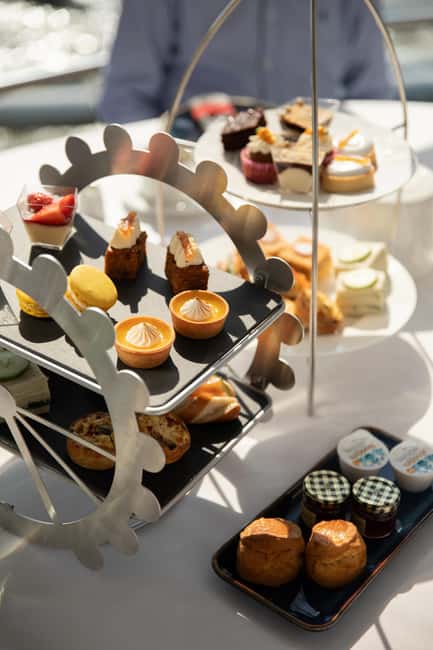 London: Afternoon Tea on the London Eye - What Arrives on the Afternoon Tea Stand
