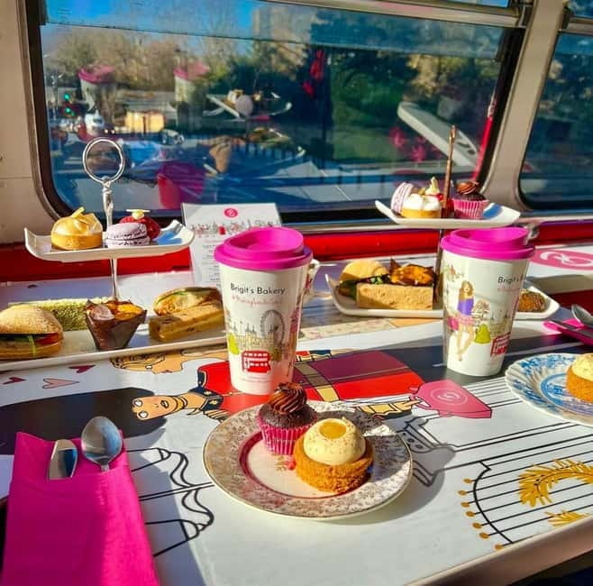 London: Afternoon Tea Sightseeing Bus Tour - How useful is the recorded commentary?