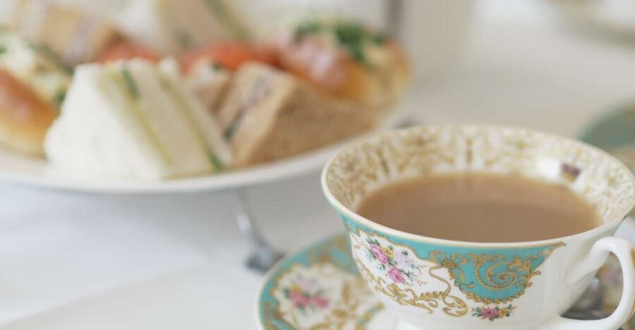 London: Buckingham Palace Walk & Tea at Kensington Palace - Buckingham Palace and Constitution Hill