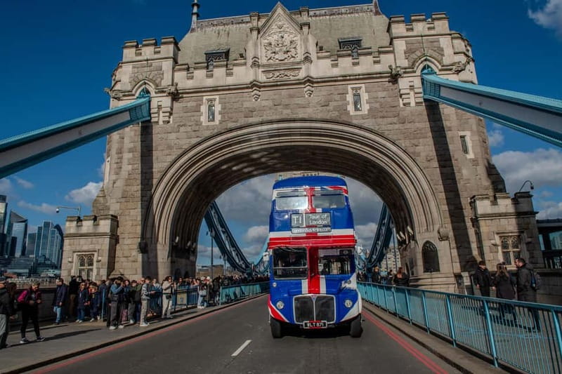 London: Great British Afternoon Tea Bus Tour - Tower of London and Tower Bridge From Your Seat