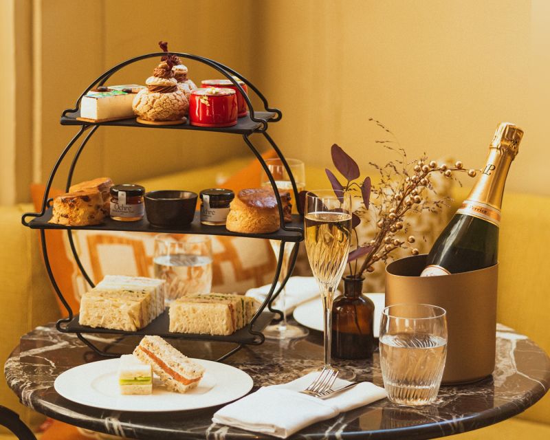 London: National Gallery Guided Tour and Afternoon Tea - Finding the Sainsbury Wing meeting point