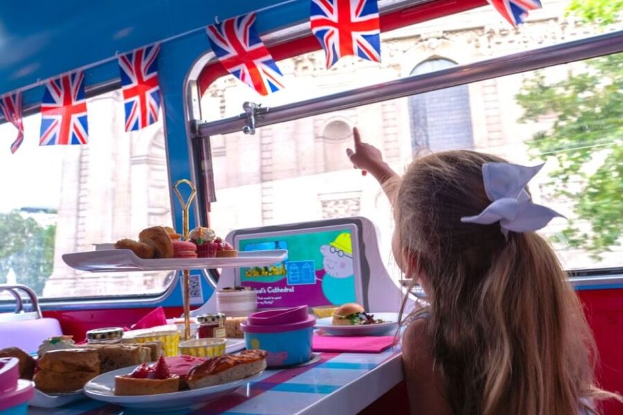 London: Peppa Pig Bus Tour with Entertainment - Finding Bus Stop N near Temple