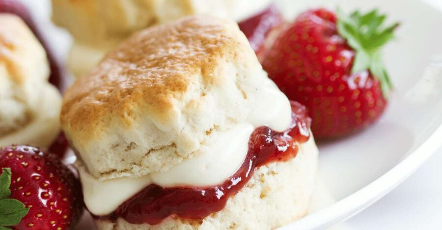 London: Royal Hampton Court Guided Tour with Afternoon Tea - Key points at a glance